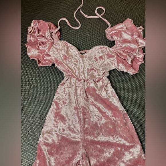 SHEIN velvet pink jumper, one piece, romper! NWT - Picture 4 of 6